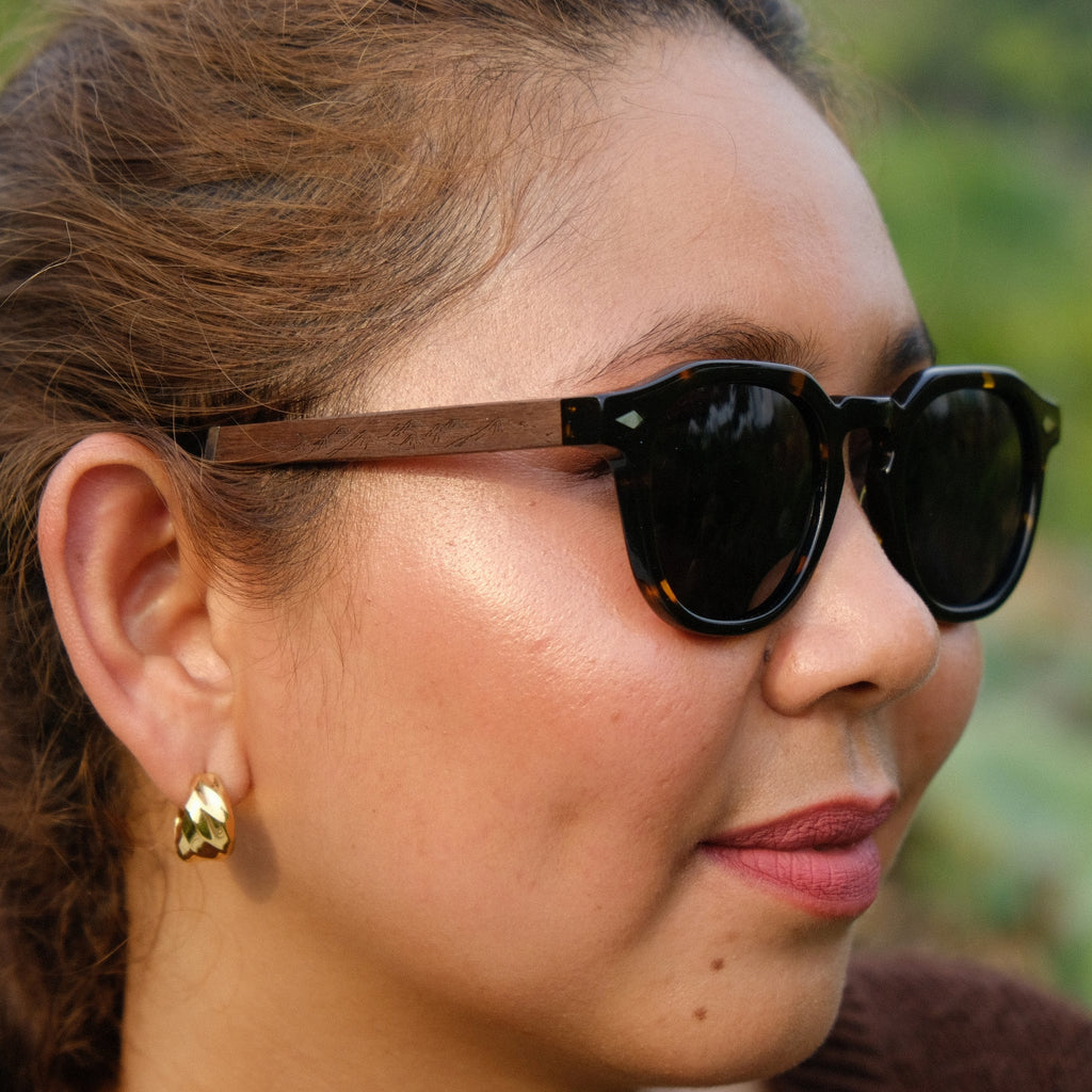 Solitary - Tortoiseshell / Walnut & Maple