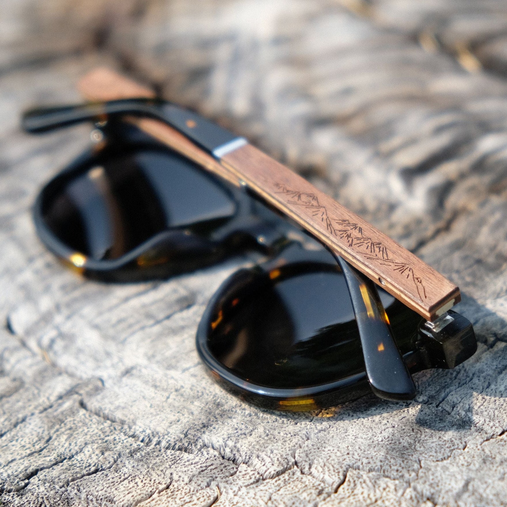 Solitary - Tortoiseshell / Walnut & Maple